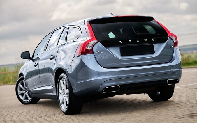 Volvo V60 cena 57800 przebieg: 207000, rok produkcji 2017 z Zawiercie małe 781